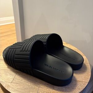 Bottega Veneta Men's Black Rubber Slides
